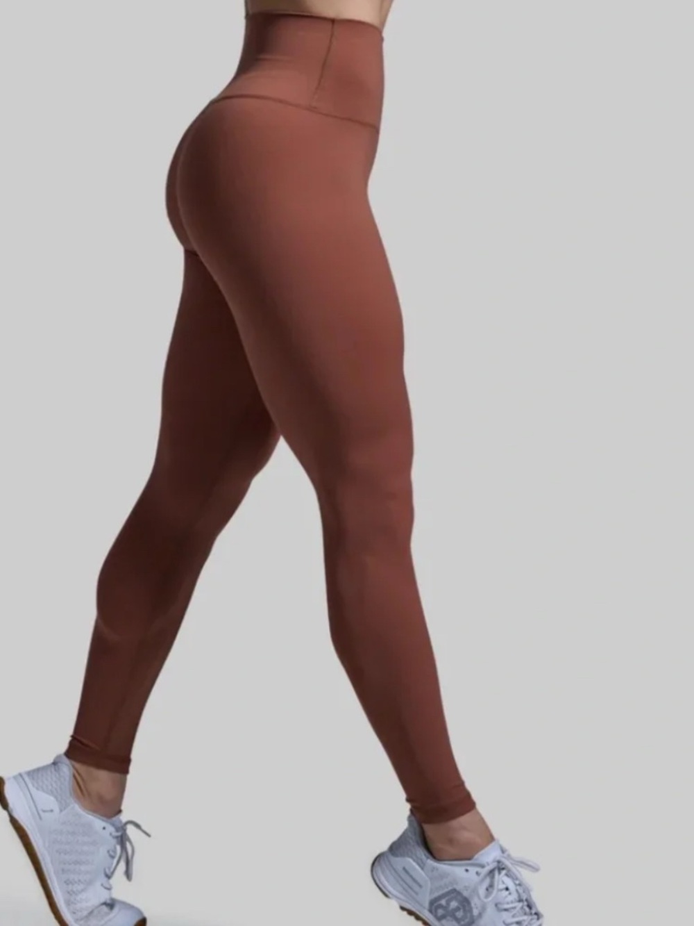 Born Primitive Synergy Leggings in Clove Size M